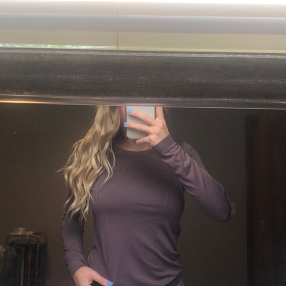 Lululemon long sleeve - Picture 1 of 3